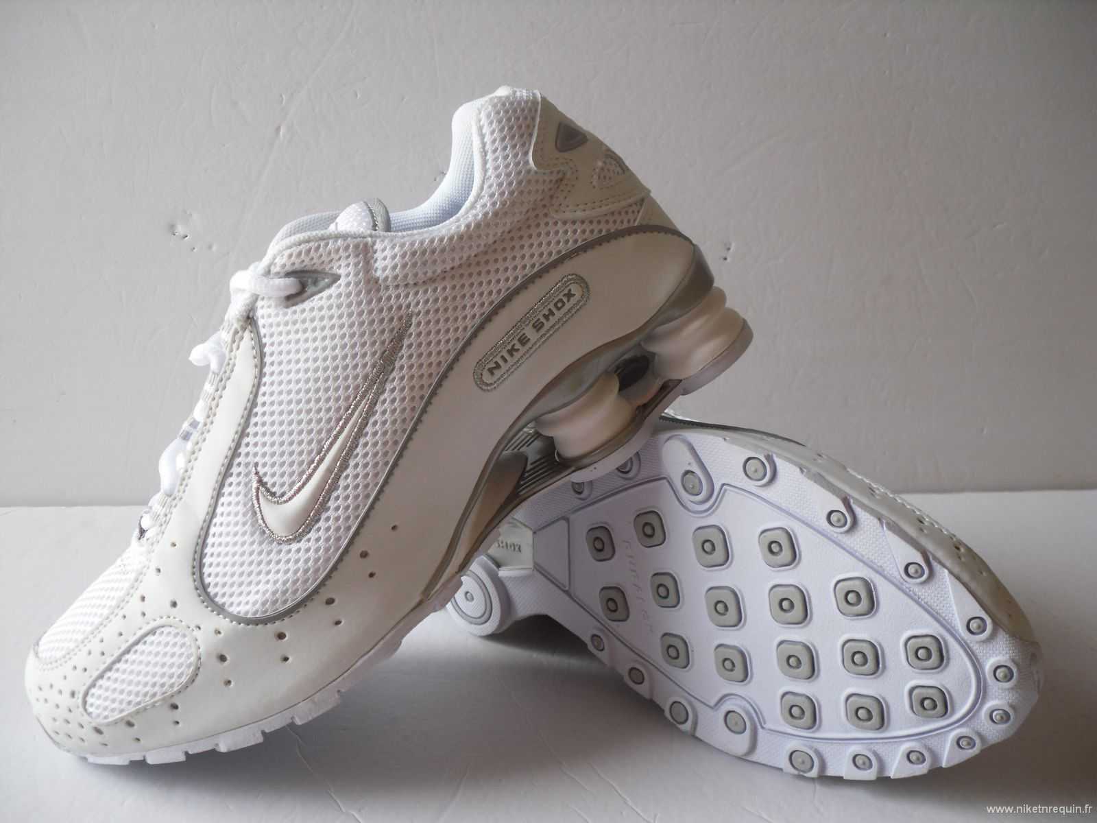 blanches baskets Shox R4 Demon (1).JPG
